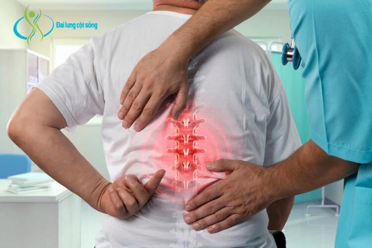 Nếu cơn đau thắt lưng không thuyên giảm trong vòng 72 giờ, bạn nên tìm ​​bác sĩ